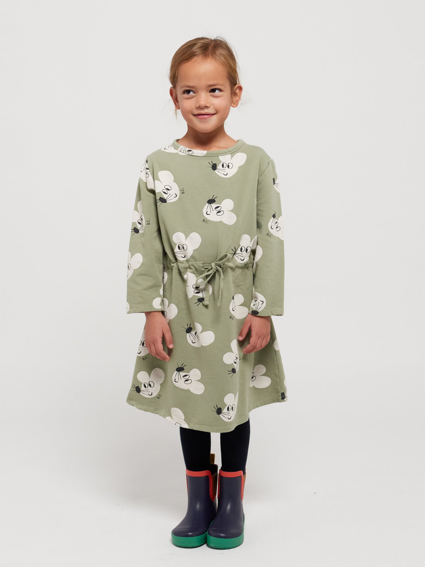 Pige i Bobo Choses Mouse all over kjole