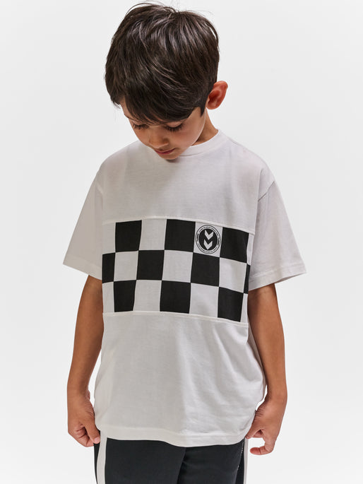 Dreng med Hummel Runner t-shirt S/S marshmellow