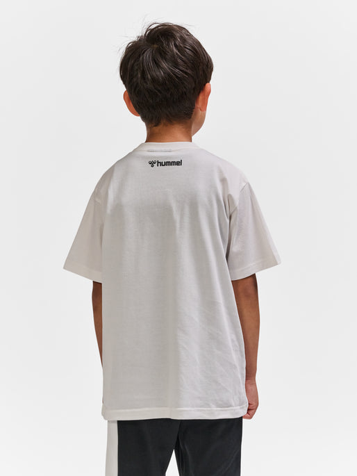 Dreng med Hummel Runner t-shirt S/S marshmellow