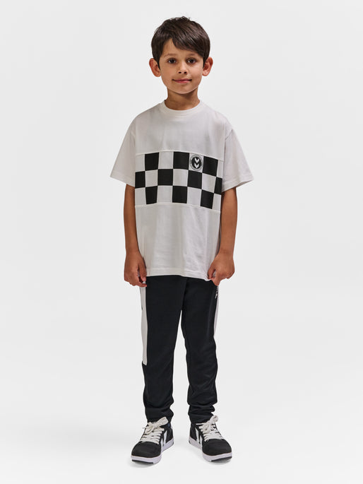 Dreng med Hummel Runner t-shirt S/S marshmellow