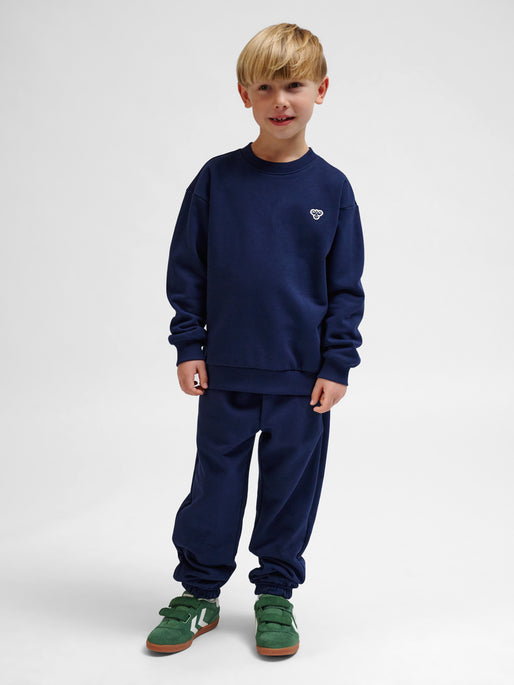 Dreng med Hummel Loose crewneck bee sweatshirt dress blues