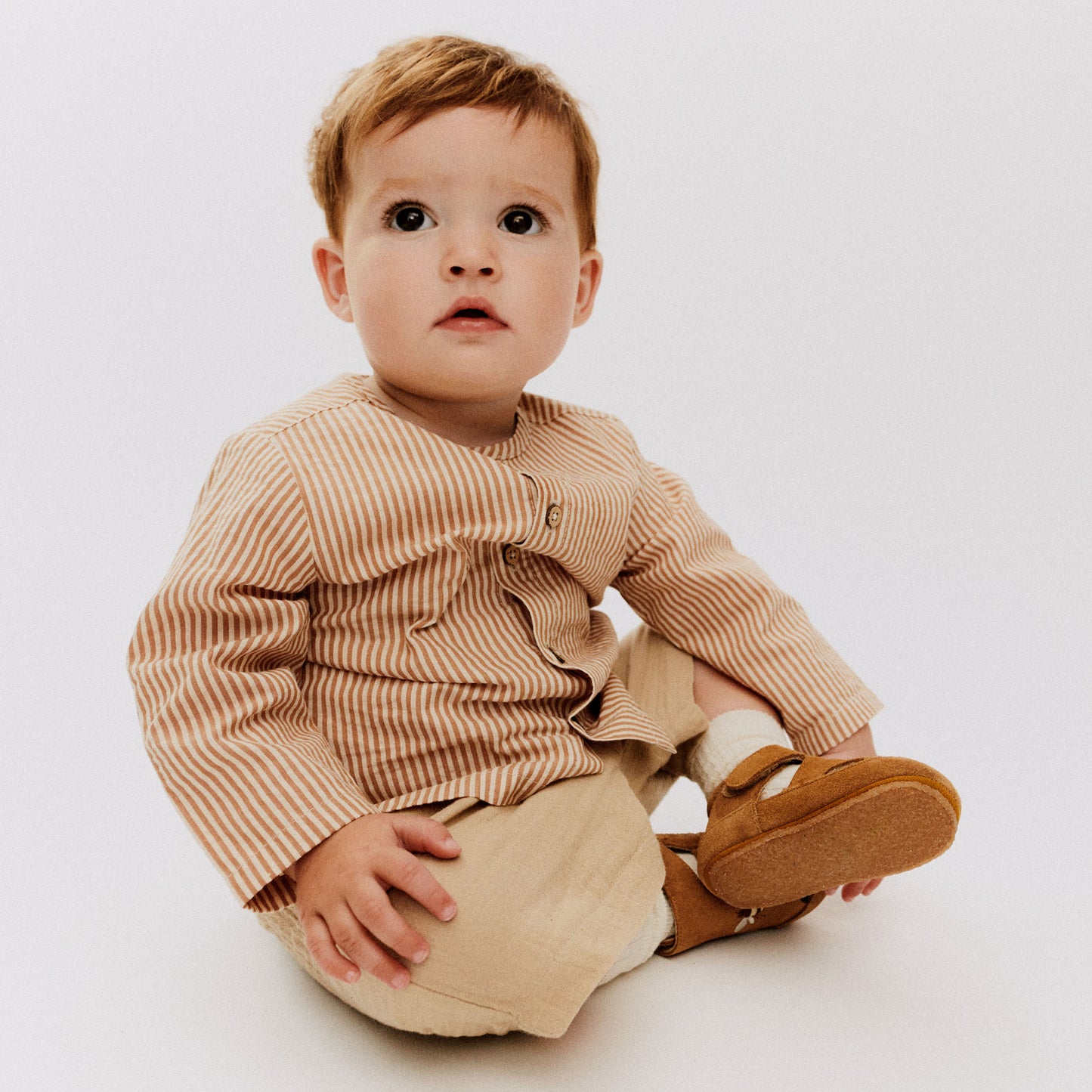 Dreng med Wheat Luca shorts soft sand