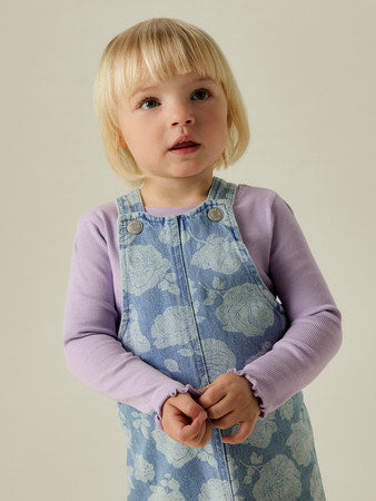 Pige med Name It Silla bib kjole light blue denim