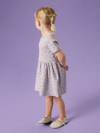Pige med Name It Hofie SS kjole misty lilac