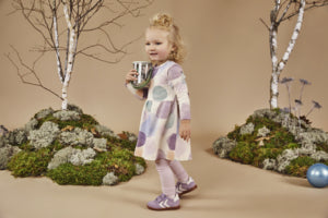 Pige i Hummel Anny kjole whitegap gray