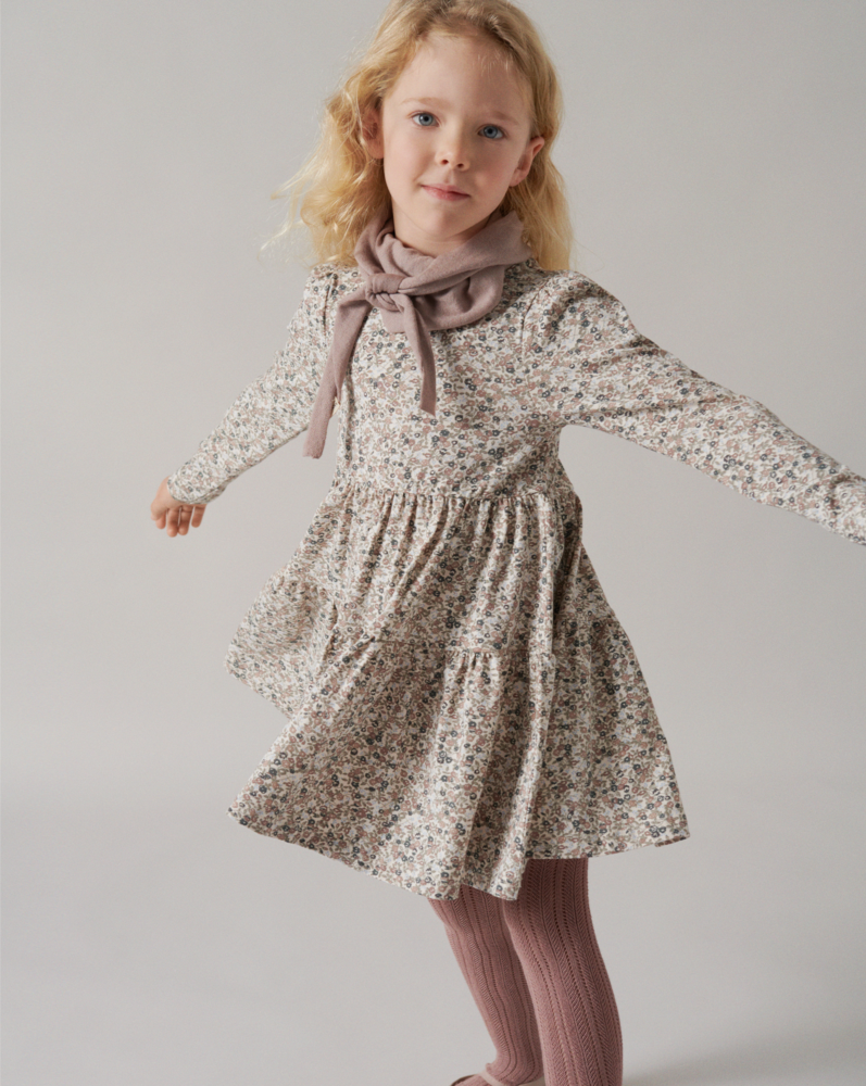 Pige med MarMar Dolly kjole deep peony