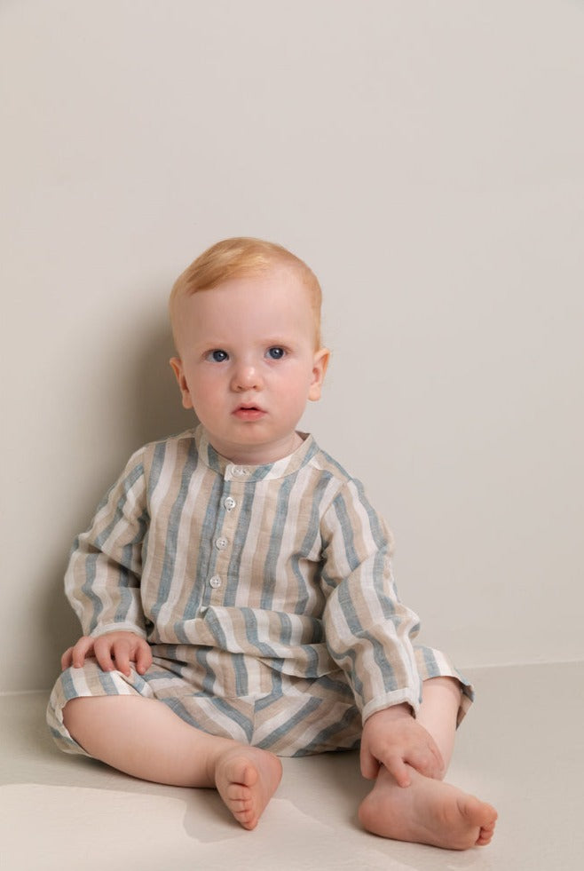 Dreng med MarMar Totoro skjorte dusty blue stripe