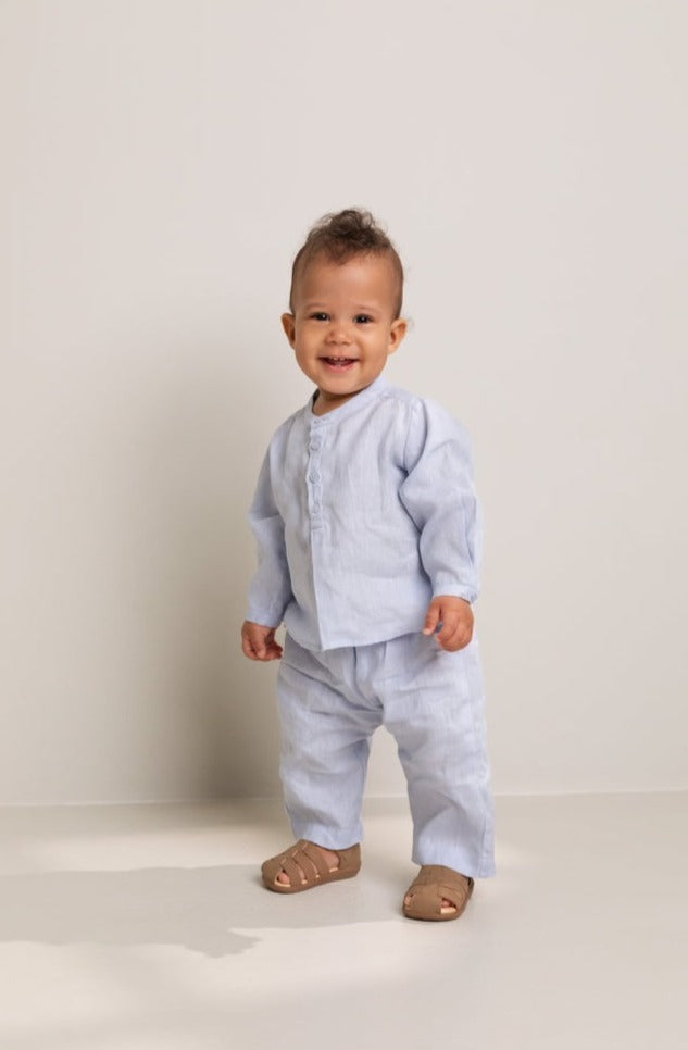 Dreng med MarMar Totoro skjorte blue mist