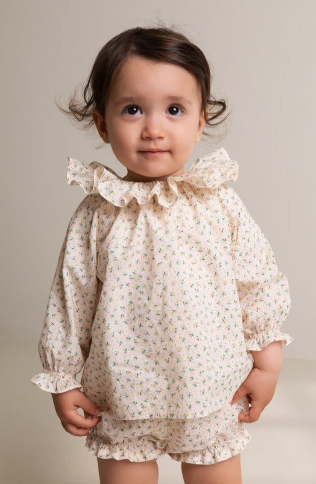 Pige med MarMar Tia bluse petite fleurs