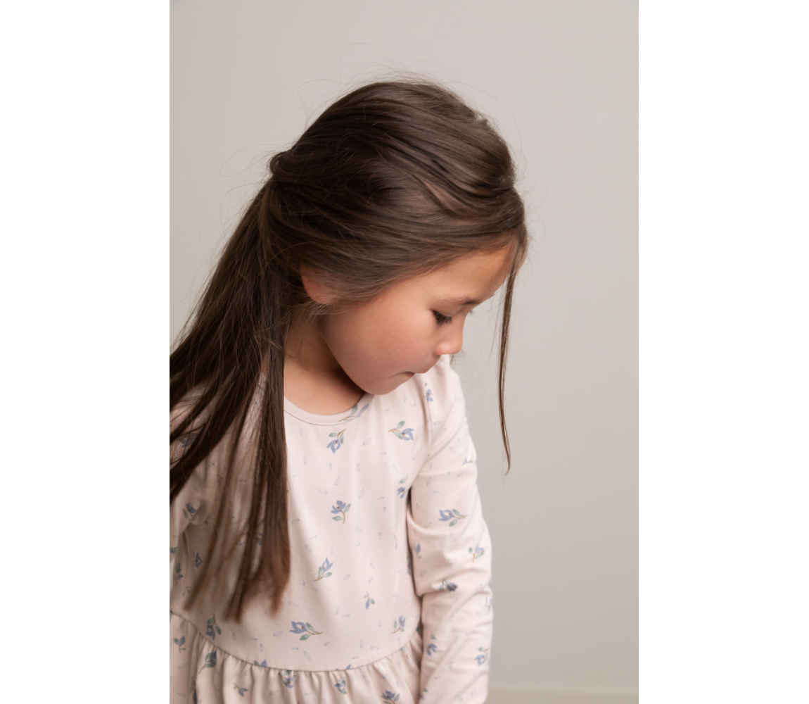 Pige i MarMar Dolly kjole floral bloom