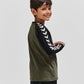 Dreng med Hummel Boys t-shirt LS dusty olive