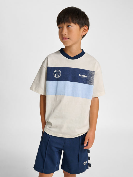 Dreng med Hummel Loose change t-shirt S/S blanc de blanc