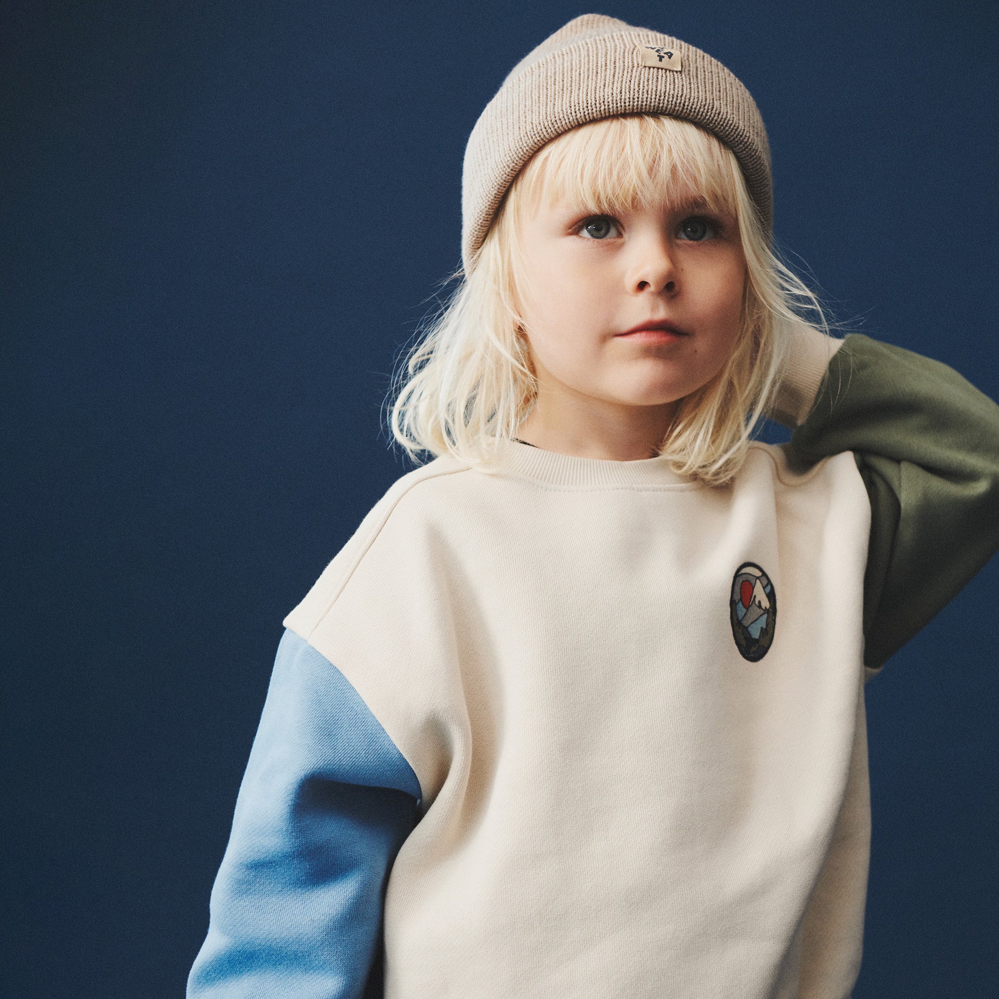Dreng med Wheat Elliot badge sweatshirt offwhite