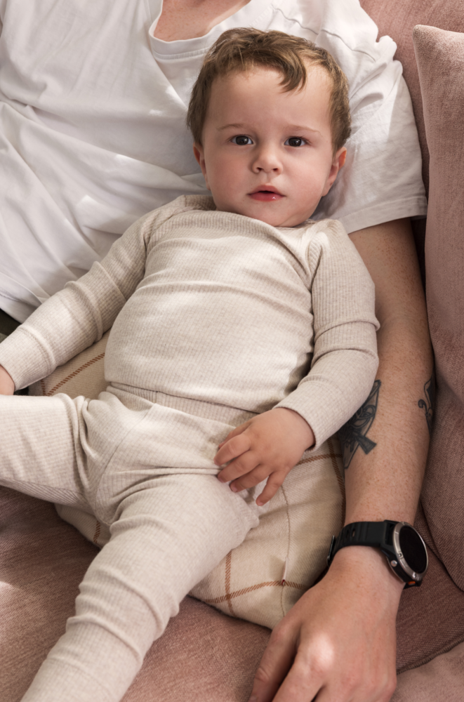Baby dreng med MarMar Modal body plain LS light beige melange