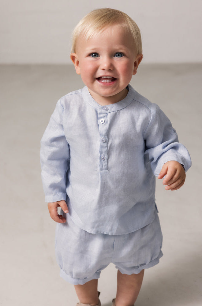 Dreng med MarMar Totoro skjorte blue mist