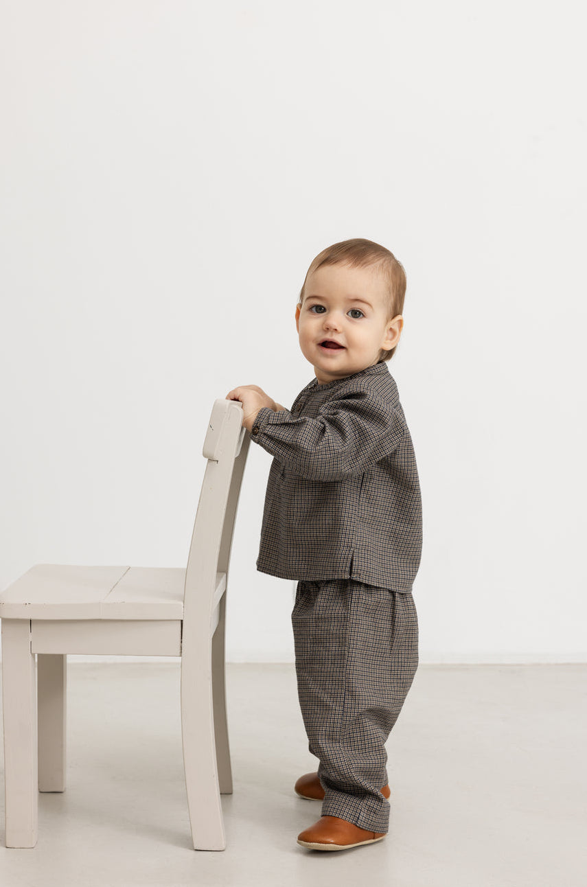 Baby dreng med MarMar Totoro skjorte houndstooth check