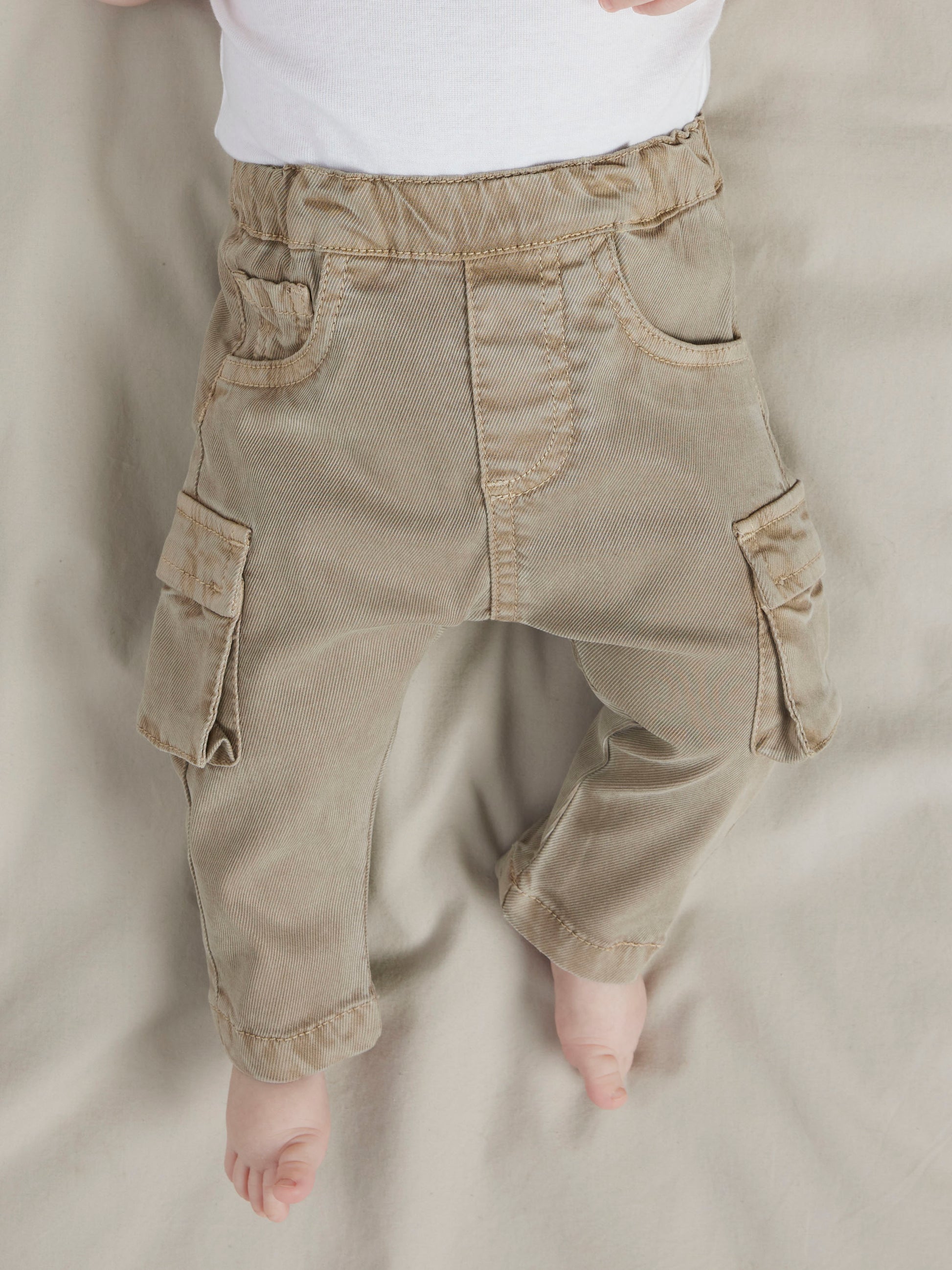 Baby med Name It Ben baggy cargo bukser chinchilla 