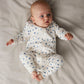 Baby pige med Name It 2-pak natdragt jet flower